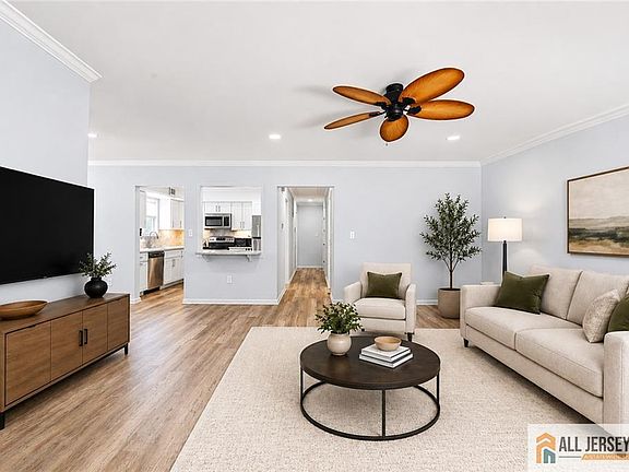 4th image of 11 John Hancock Dr #B