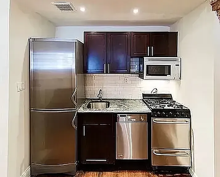 244 E 78th St #1C — Photo 2