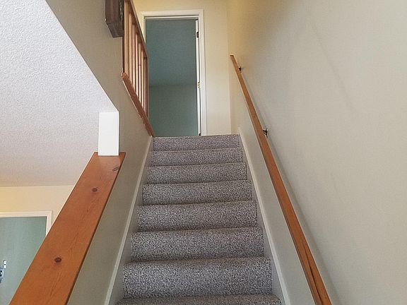 3rd image of 9556 W 87th St