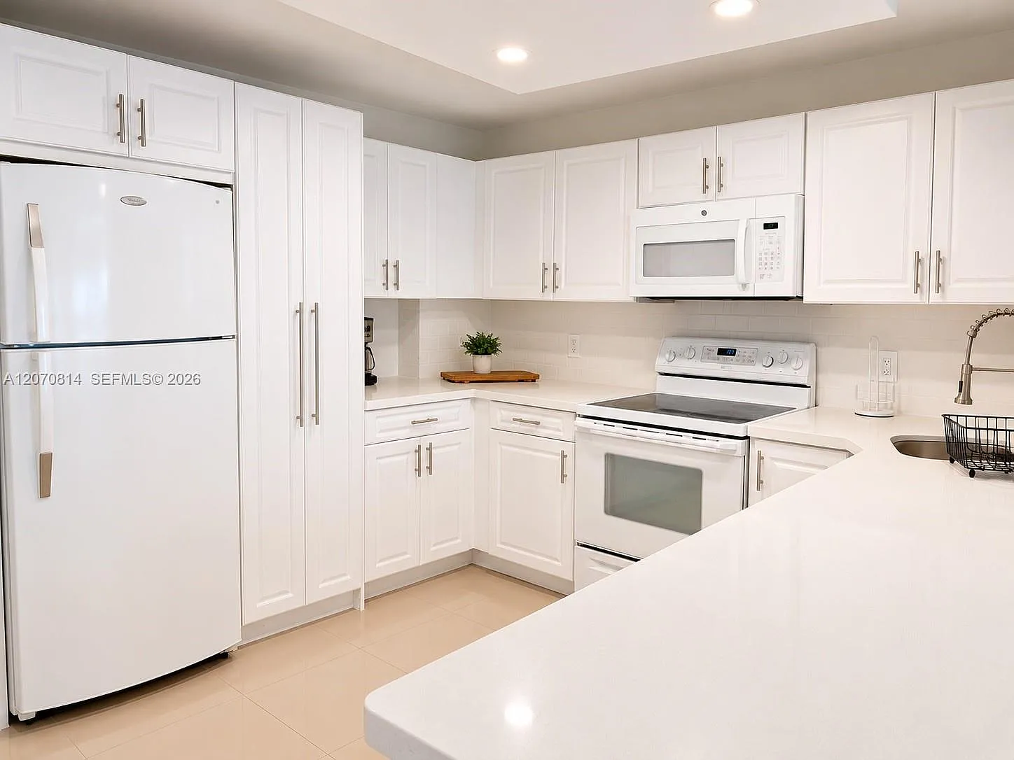 Prince George Arms Condo — Photo 3