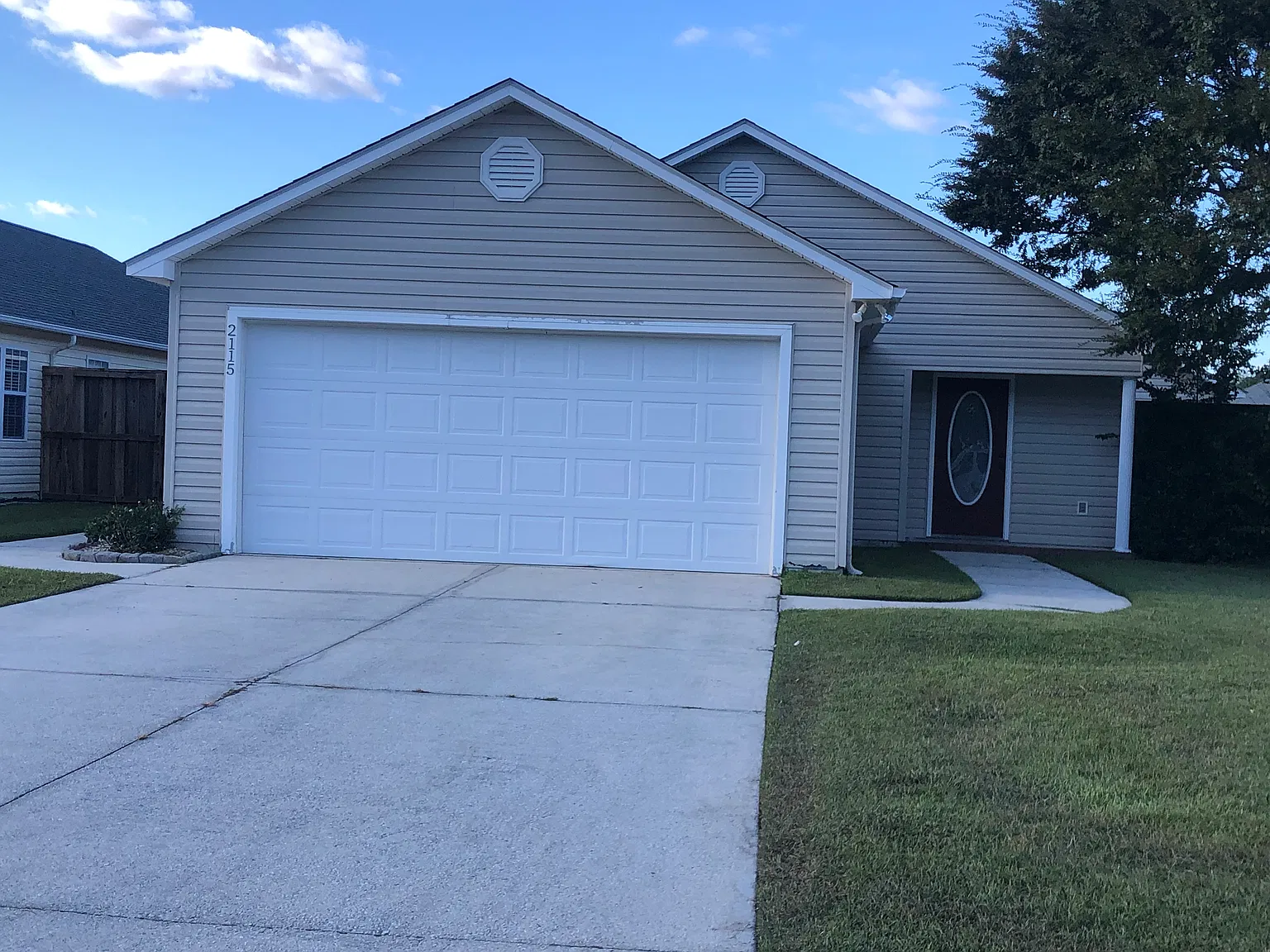 3 bed, 1800 sqft, $1,400 — Photo 1