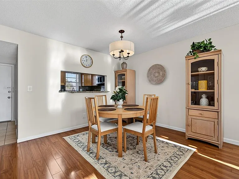 7625 Sun Island Dr S #207 — Photo 10