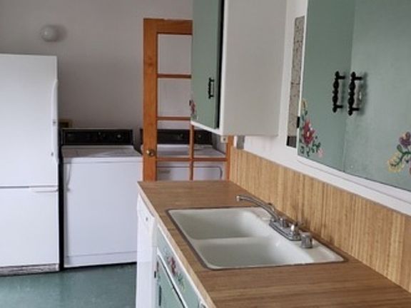 4th image of 431 S Orchard Dr
