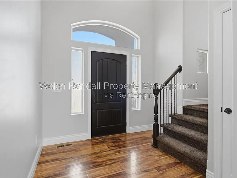 2106 E Sunnyvale Dr — Photo 3