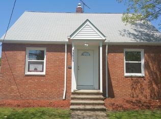 19611 Muskoka Ave, Cleveland, OH 44119
