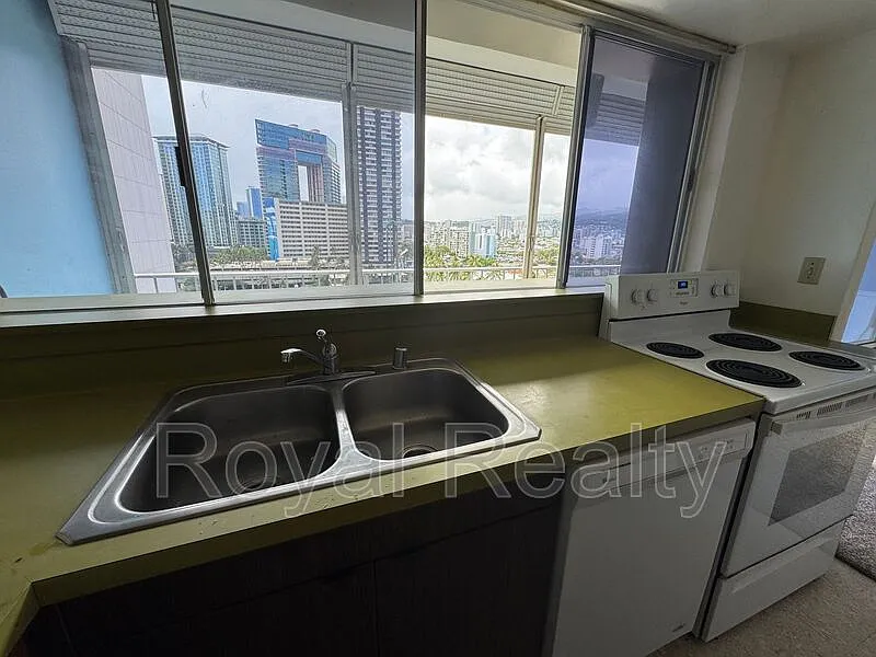 2 bed, 2.0 bath, 856 sqft, $2,850 — Photo 2