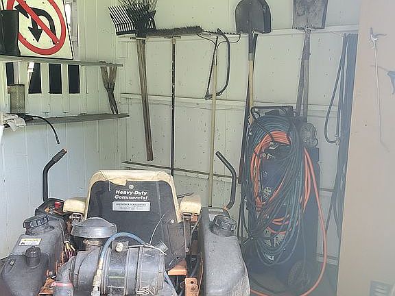 Detached barn for all your tools