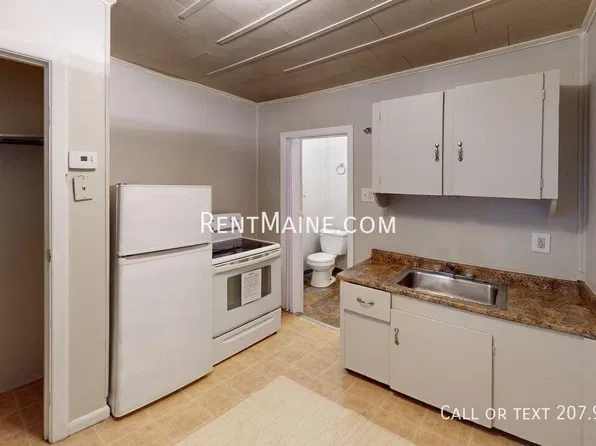 124 York St APT 5, Bangor, ME 04401