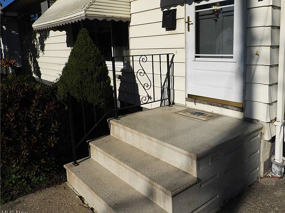 3rd image of 6083 Greene Dr