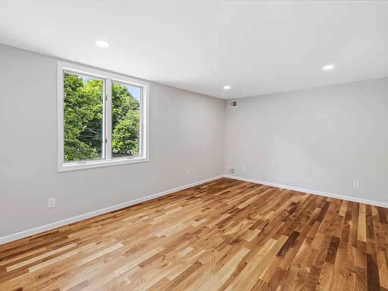 222 Eagle Rock Ave — Photo 9