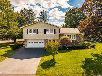 28 Donna Drive, Albany, NY, 12205