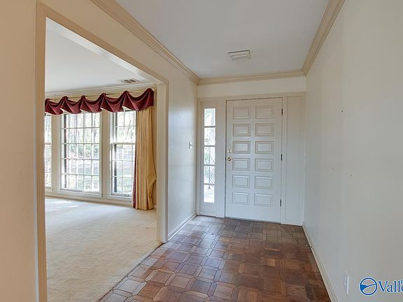 5th image of 5704 Tannahill Cir SE