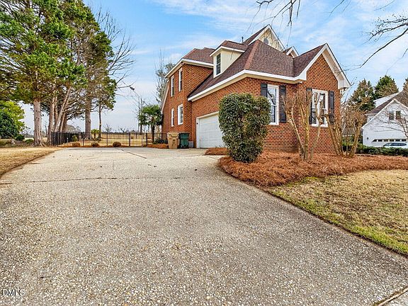 2nd image of 106 Muirfield Ln