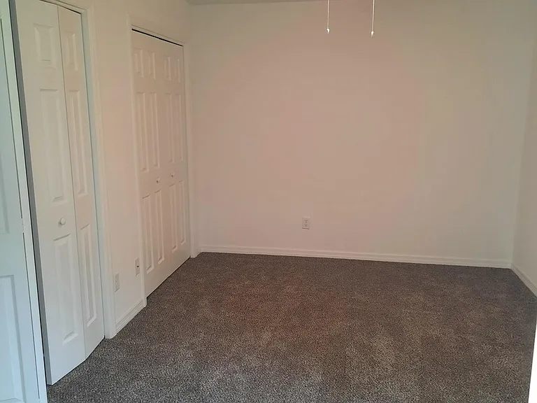 605 Howard St — Photo 5