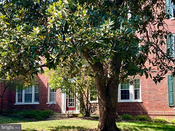 3rd image of 1811 Key Blvd #10526