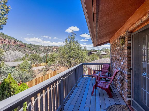 2nd image of 354 W Wayne Dr