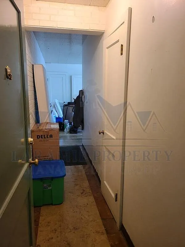 Building Photo - 305 S 10th St #18