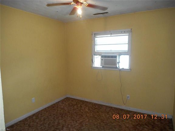 5th image of 18 Grant Dr