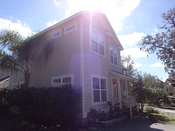 2nd image of 21 N Hillside Ave Unit 1