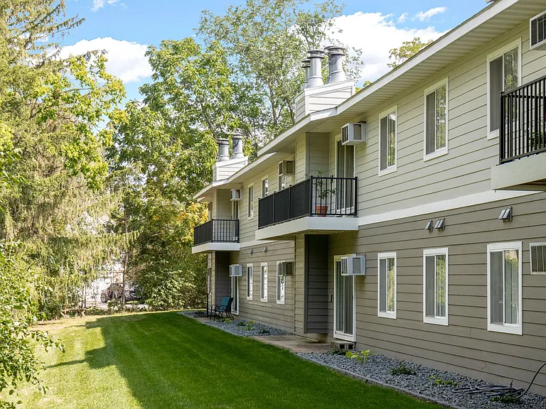 Hearthwood Apartments — Photo 25