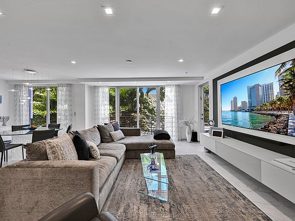 5th image of 700 NE 14th Avenue #312
