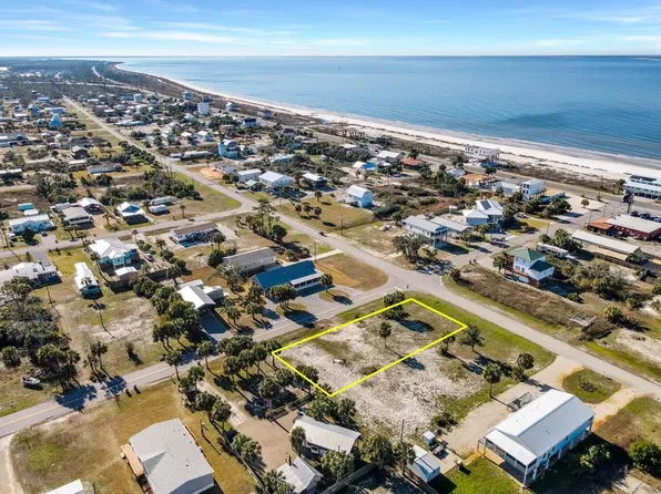 211 Pineda St, Port Saint Joe, FL 32456