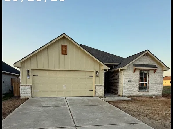 1203 Patriot Dr, College Station, TX 77845
