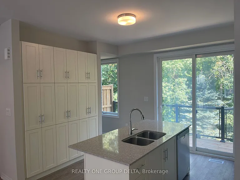57 Folcroft St — Photo 6