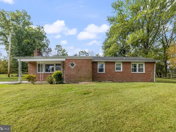 9421 Diamondback Dr, Columbia, MD 21045
