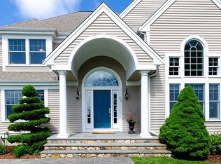 25 Wildpepper Ln, Dartmouth, MA 02748