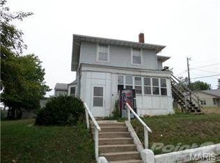 519 N 7th St, Hannibal, MO 63401