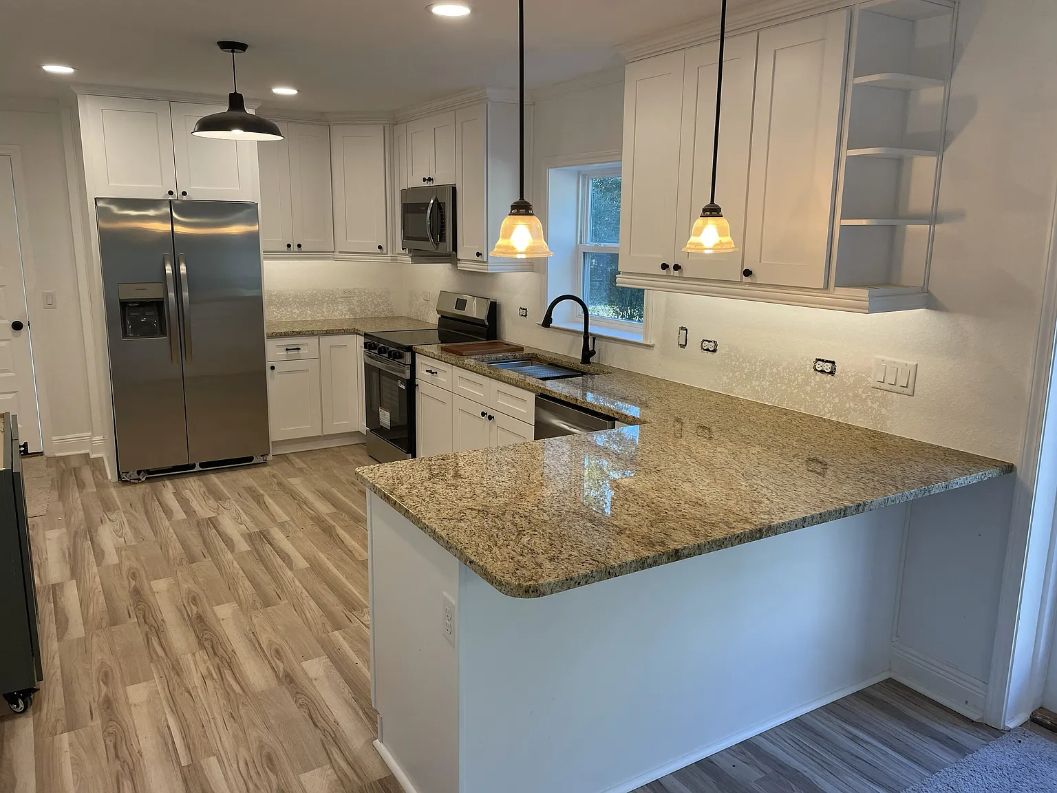 4 bed, 2112 sqft, $2,775 — Photo 2