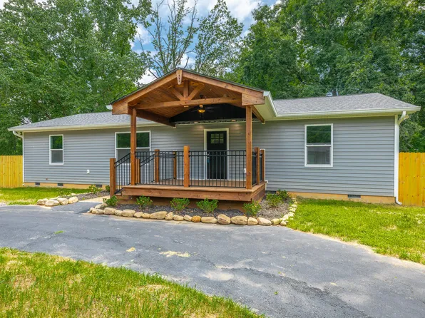 8430 Springfield Rd, Soddy Daisy, TN 37379