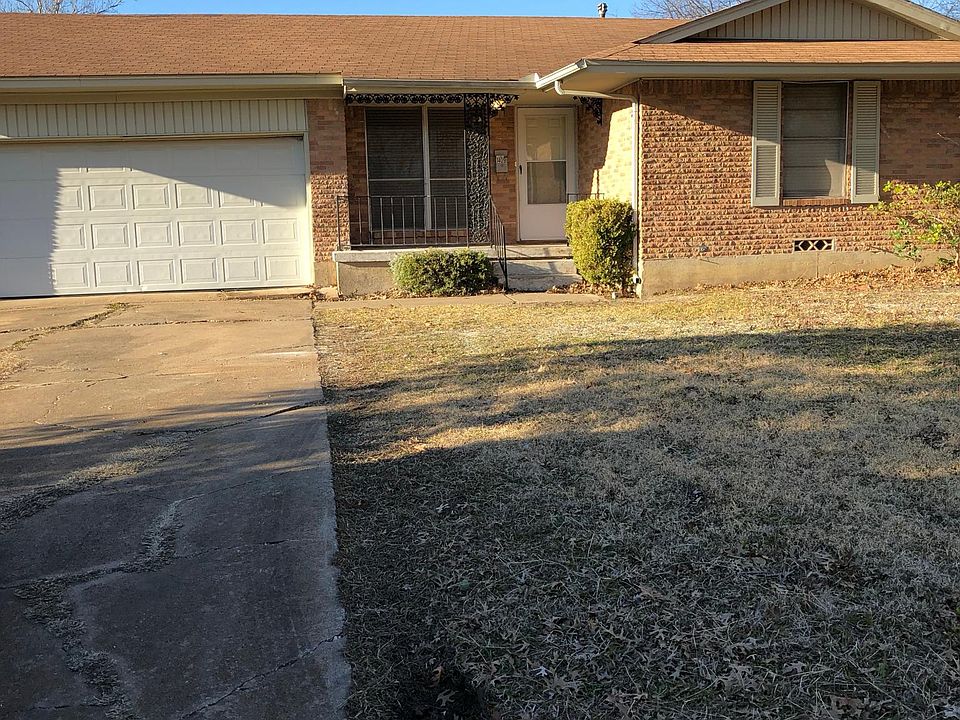 1st image of 1409 Hillcrest Dr