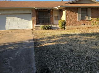 1409 Hillcrest Dr, Sherman, TX 75092