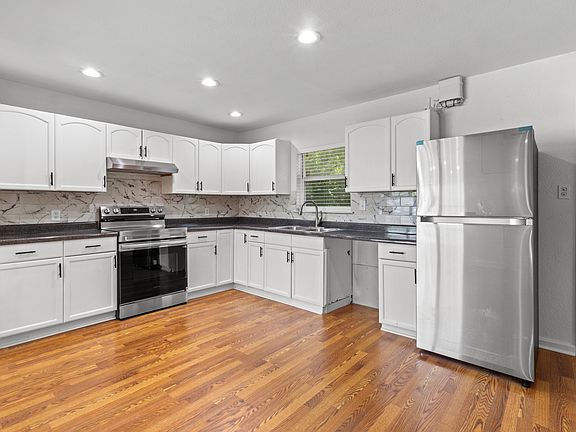 5th image of 3611 Bonzer St