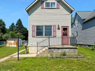 1136 W Hosmer St, Marinette, WI 54143