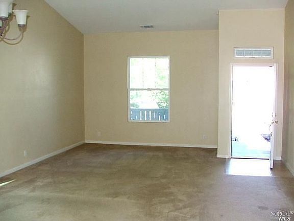 2nd image of 631 Foxglove Cir