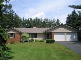 3312 Fair Oaks Dr, Kalamazoo, MI 49008