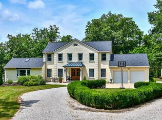 572 Locust Corner Rd, Cincinnati, OH 45245