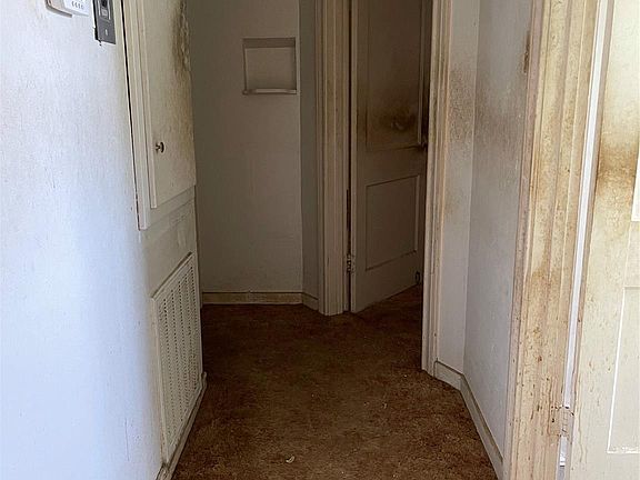 5th image of 229 19th Ave N