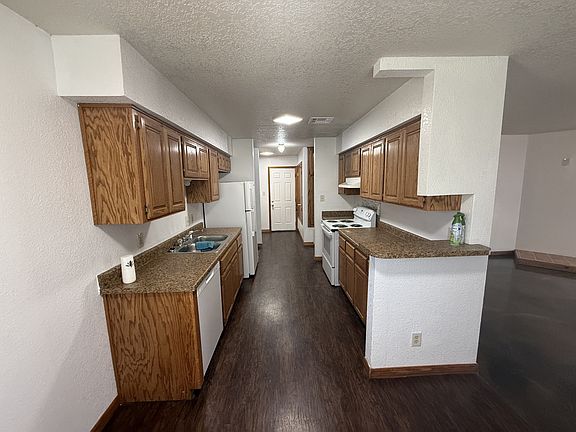 3rd image of 3400 Colbert St