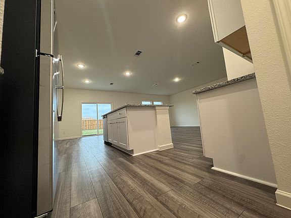 5th image of 5722 Roadhouse Dr