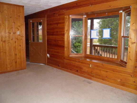 4th image of 33 Shearin Dr