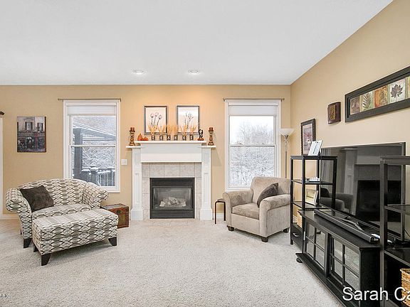 4th image of 132 Glen Carin Dr NE