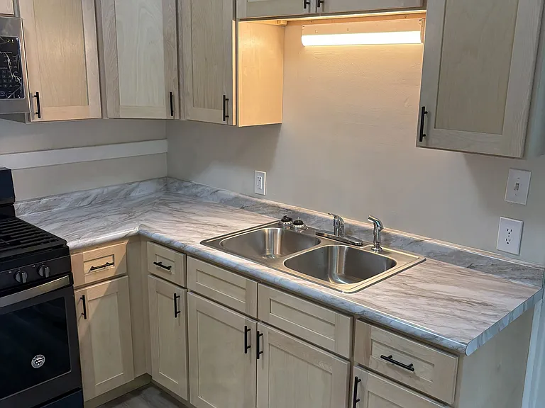 221-23 McLennan Ave #2 — Photo 5