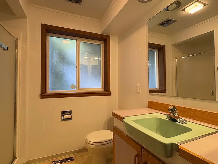 1001 N Brooklane St — Photo 33