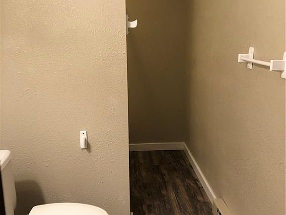 4th image of 535 E Colony Dr