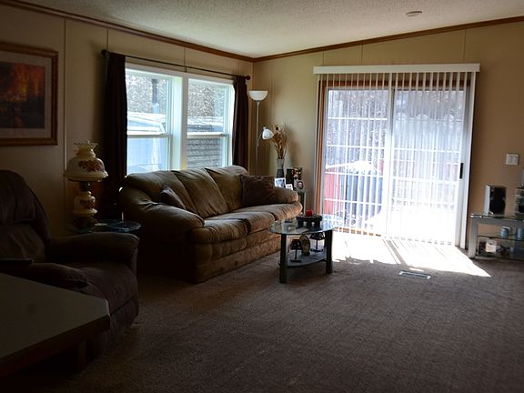 2nd image of 285 Sunset Dr