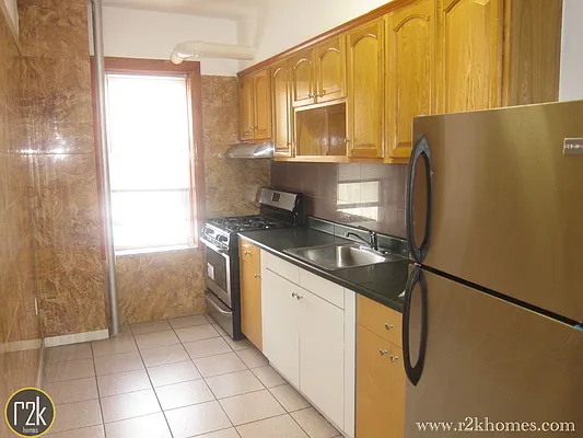 Rented by Realty 2000 Corp | media 1